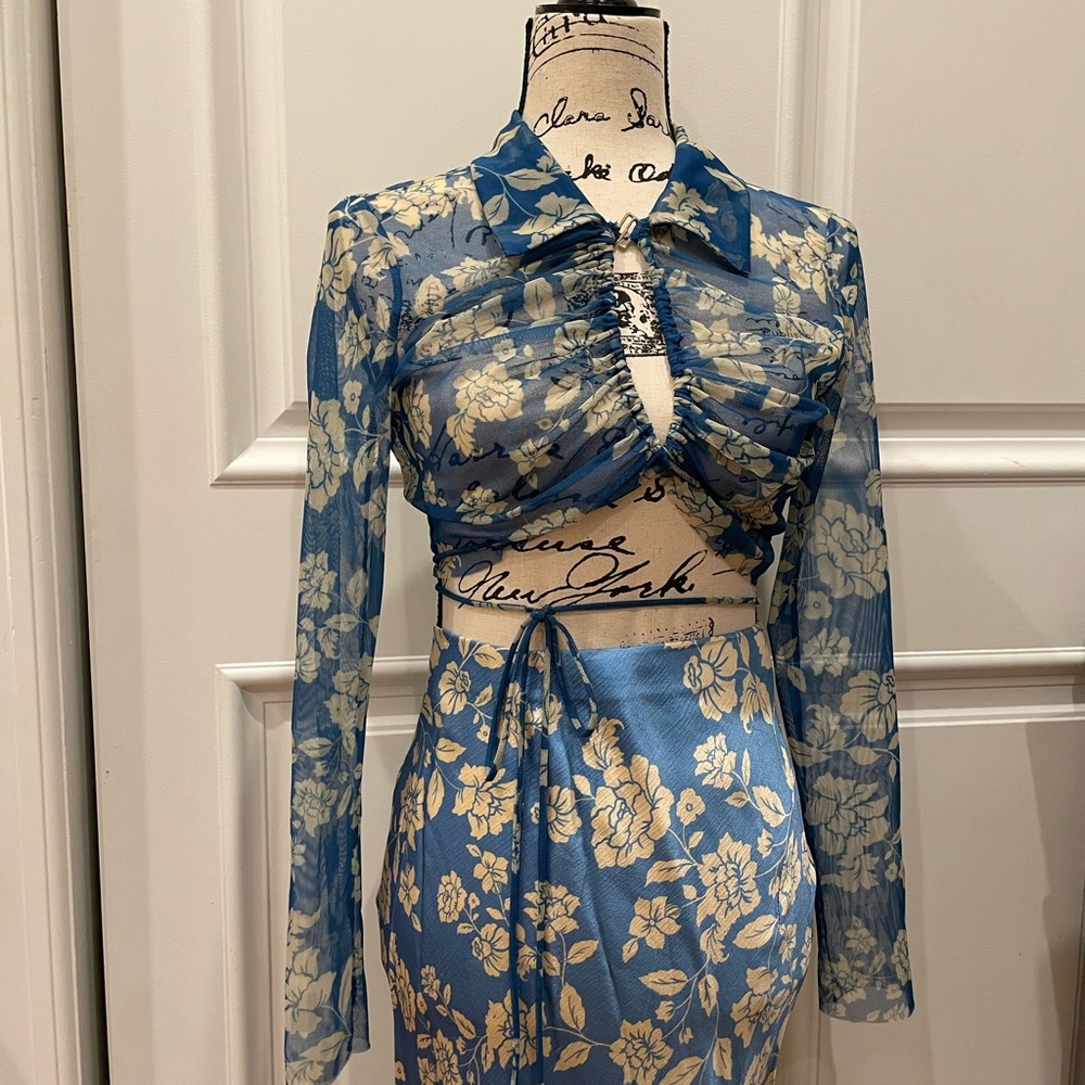 Blue Floral Print set - Picture 3 of 4
